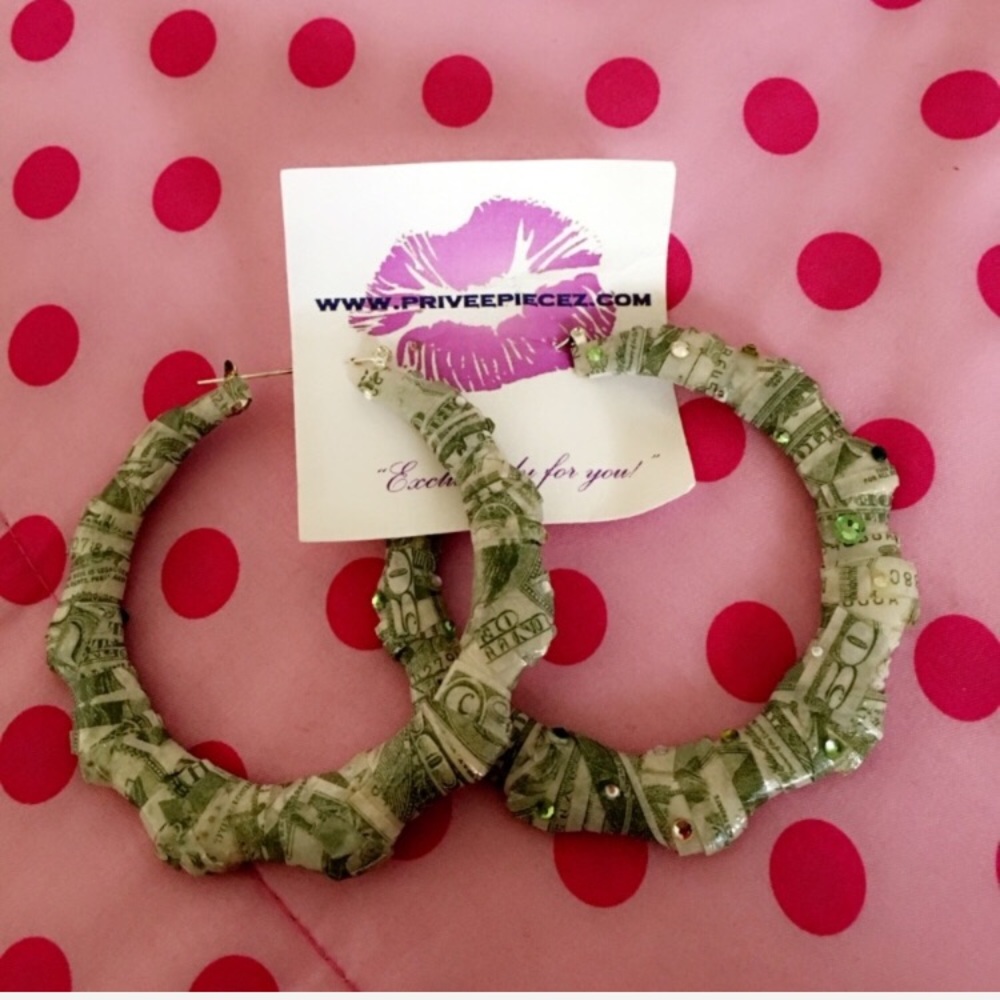 Earrings and necklace with bracelets.